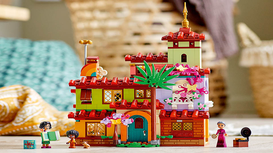 Picture of Encanto Madrigak House – 43202 Lego set